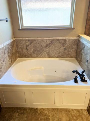 9021 NW 148th Place, Yukon, OK 73099