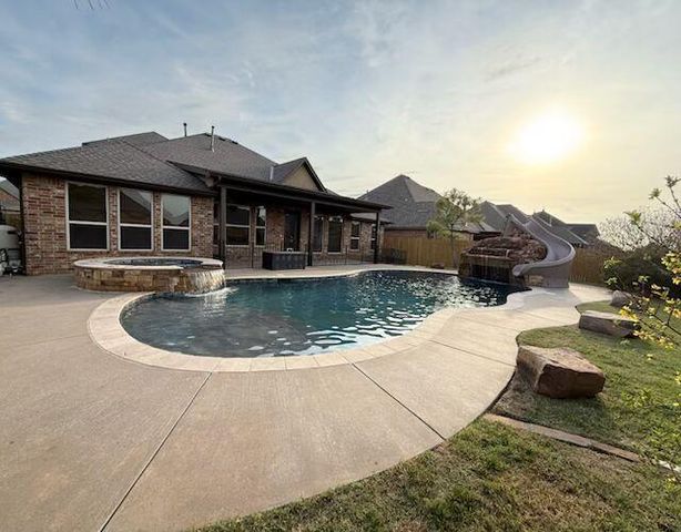 9021 NW 148th Place, Yukon, OK 73099