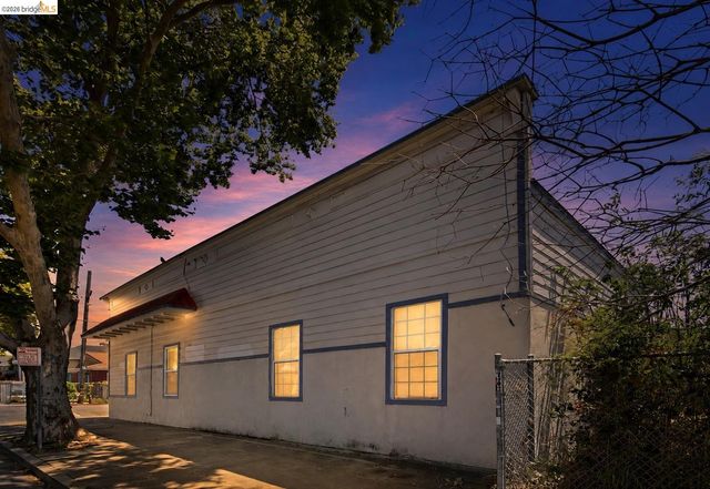 3302 California St, Berkeley, CA 94703
