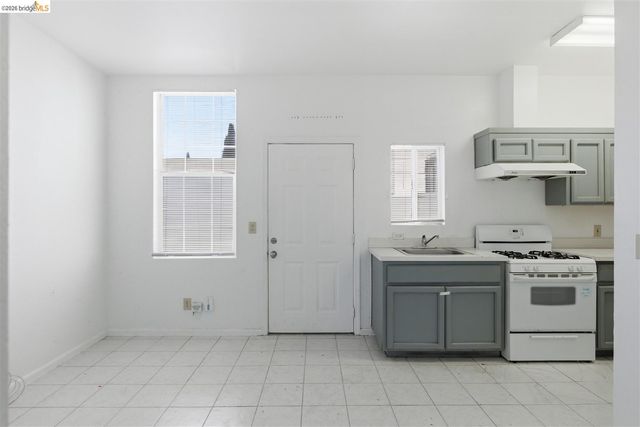 3302 California St, Berkeley, CA 94703