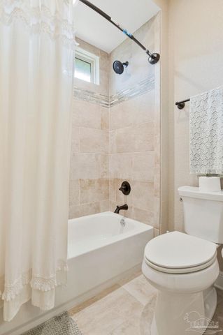 5824 Huntington Creek Blvd, Pensacola, FL 32526