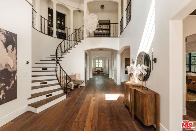 11432 Aqua Vista Street, Studio City, CA 91604