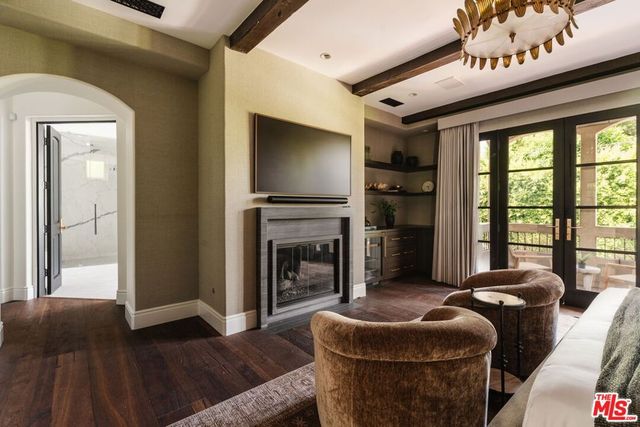 11432 Aqua Vista Street, Studio City, CA 91604
