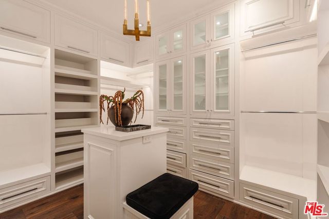 11432 Aqua Vista Street, Studio City, CA 91604