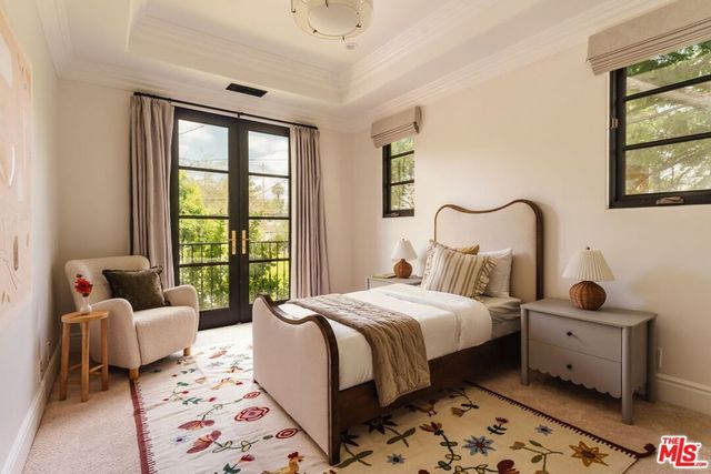 11432 Aqua Vista Street, Studio City, CA 91604