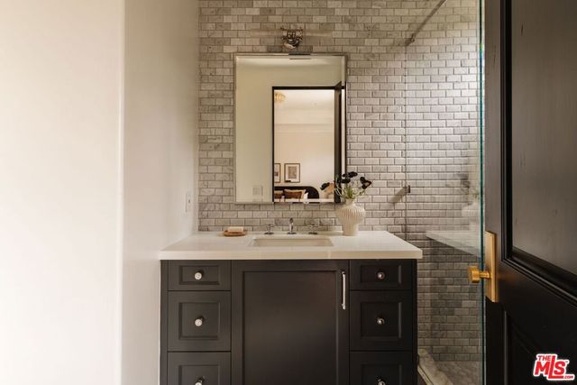 11432 Aqua Vista Street, Studio City, CA 91604