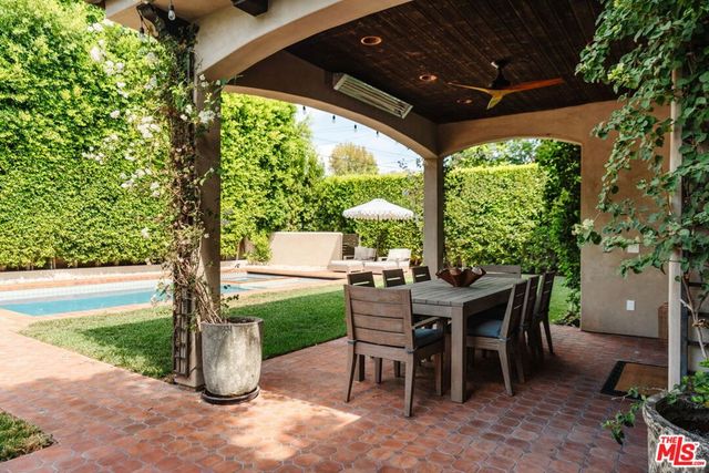 11432 Aqua Vista Street, Studio City, CA 91604