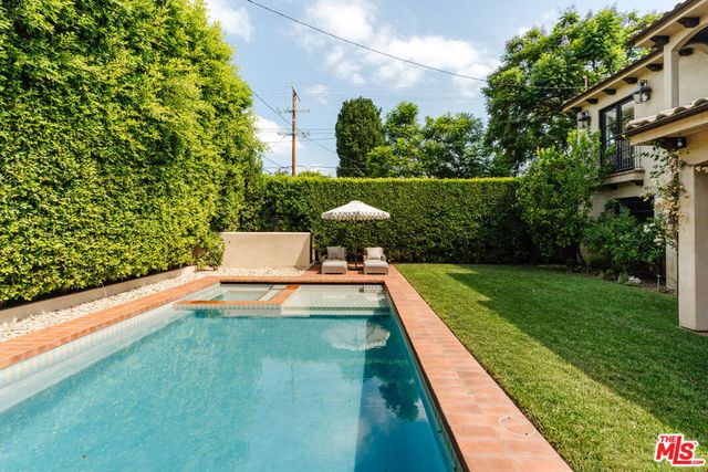 11432 Aqua Vista Street, Studio City, CA 91604
