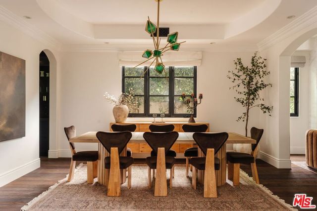 11432 Aqua Vista Street, Studio City, CA 91604