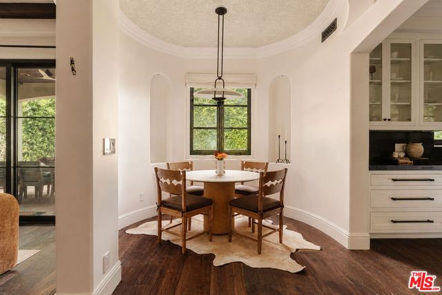 11432 Aqua Vista Street, Studio City, CA 91604
