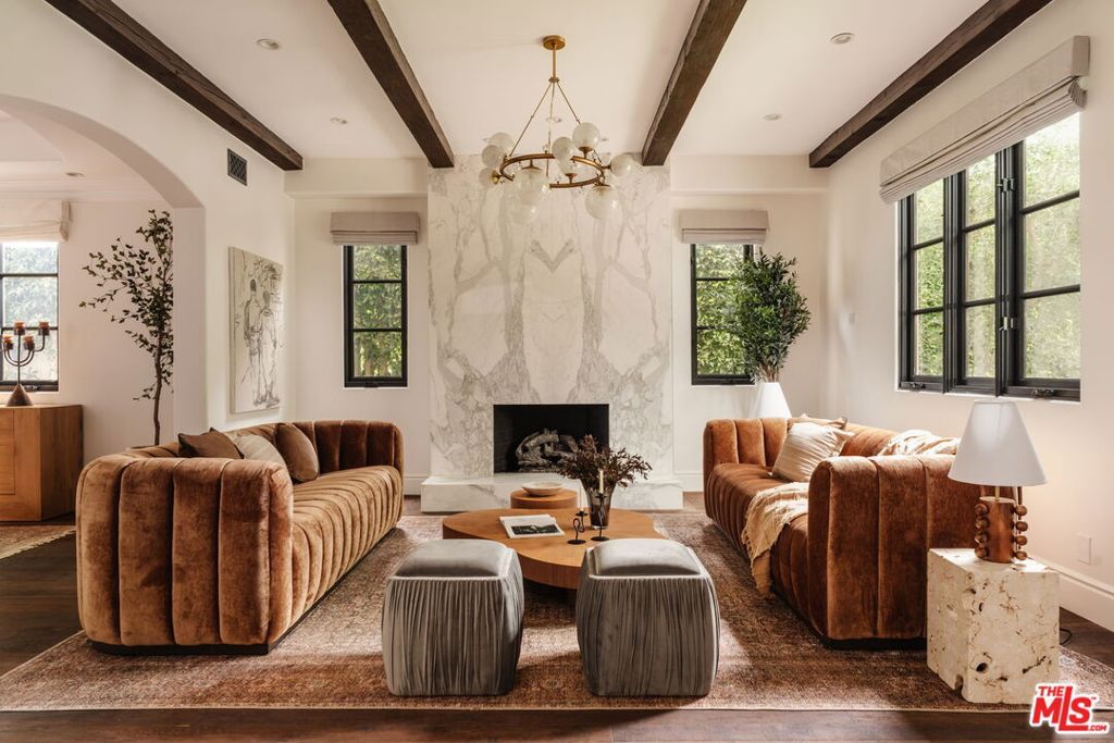 11432 Aqua Vista Street, Studio City, CA 91604