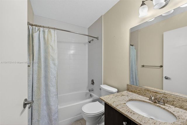 616 Woodgate Ln D, Sunrise, FL 33326