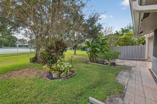 616 Woodgate Ln D, Sunrise, FL 33326