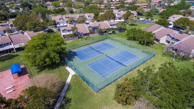 616 Woodgate Ln D, Sunrise, FL 33326