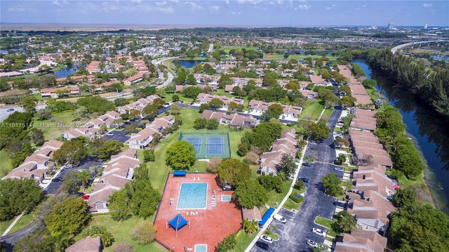 616 Woodgate Ln D, Sunrise, FL 33326