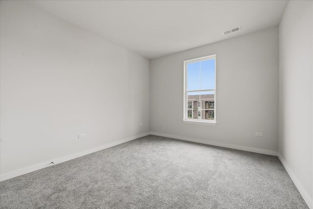 302 Miller Drive D, North Aurora, IL 60542