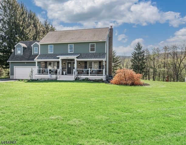 8 East Gate Dr, Vernon Twp., NJ 07418