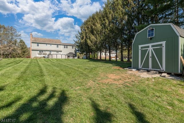 8 East Gate Dr, Vernon Twp., NJ 07418