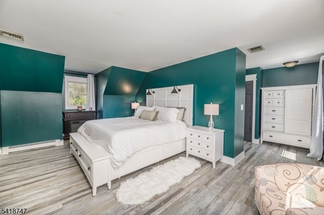 8 East Gate Dr, Vernon Twp., NJ 07418