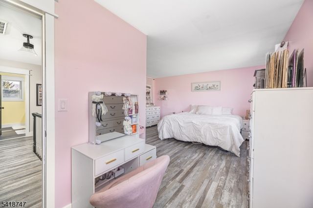 8 East Gate Dr, Vernon Twp., NJ 07418