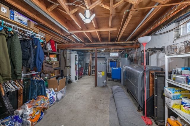 8 East Gate Dr, Vernon Twp., NJ 07418