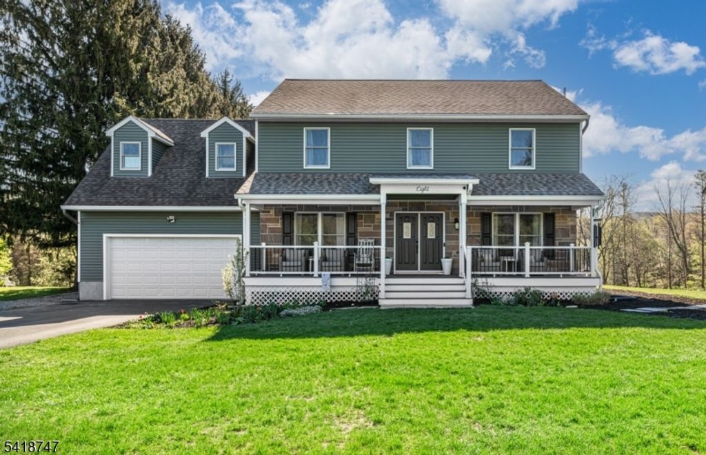 8 East Gate Dr, Vernon Twp., NJ 07418