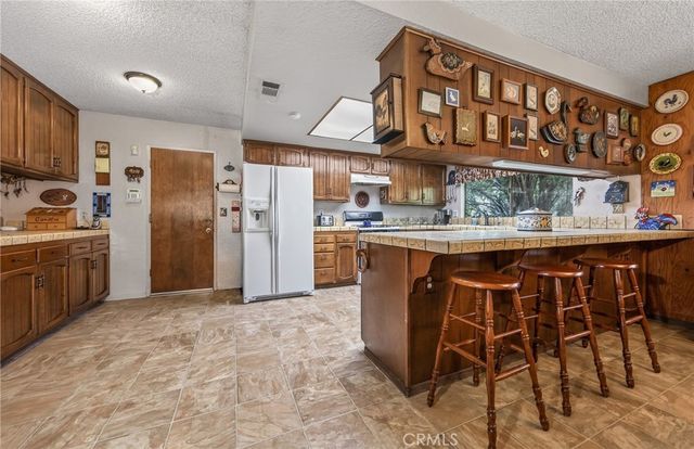 835 Kimbark, San Bernardino, CA 92407