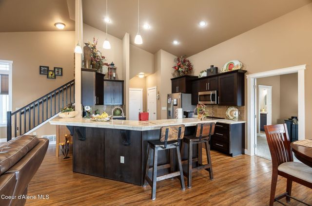 374 Carbine DR, Clark Fork, ID 83811