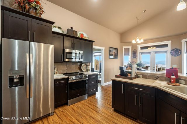 374 Carbine DR, Clark Fork, ID 83811