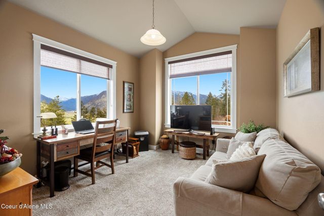 374 Carbine DR, Clark Fork, ID 83811