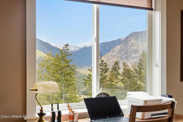 374 Carbine DR, Clark Fork, ID 83811