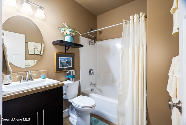 374 Carbine DR, Clark Fork, ID 83811