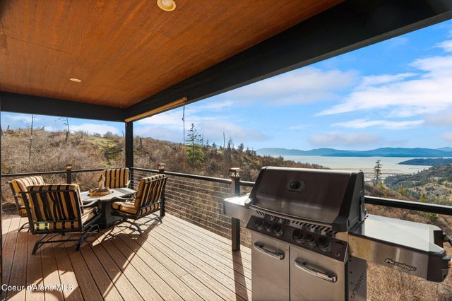 374 Carbine DR, Clark Fork, ID 83811