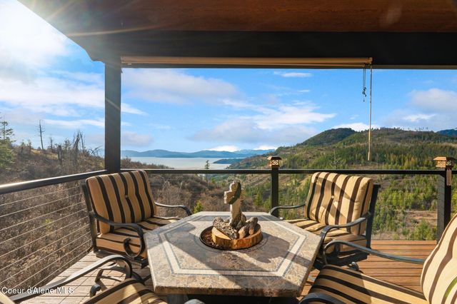 374 Carbine DR, Clark Fork, ID 83811