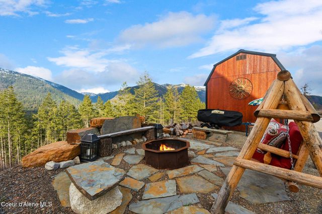 374 Carbine DR, Clark Fork, ID 83811