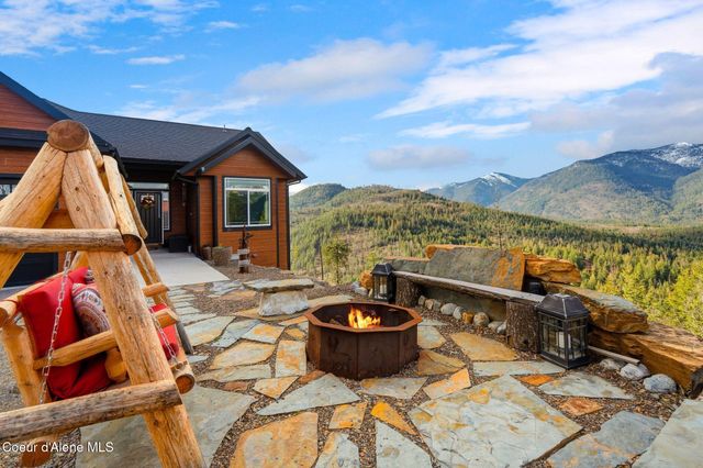 374 Carbine DR, Clark Fork, ID 83811