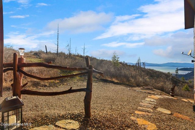 374 Carbine DR, Clark Fork, ID 83811