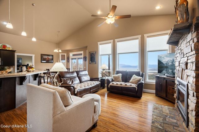 374 Carbine DR, Clark Fork, ID 83811