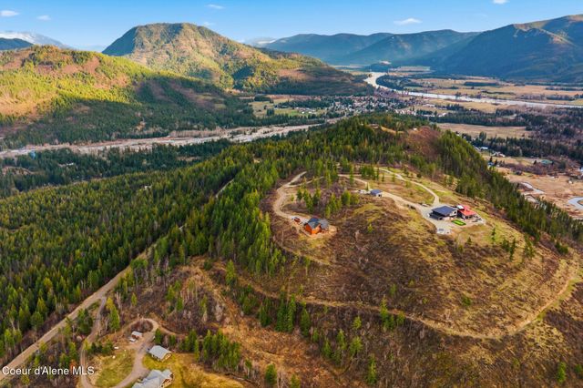 374 Carbine DR, Clark Fork, ID 83811