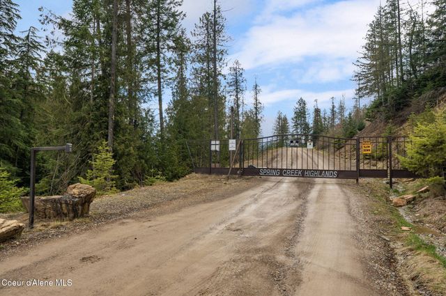 374 Carbine DR, Clark Fork, ID 83811