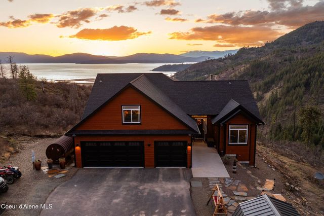 374 Carbine DR, Clark Fork, ID 83811