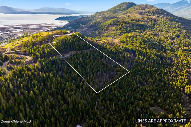 374 Carbine DR, Clark Fork, ID 83811