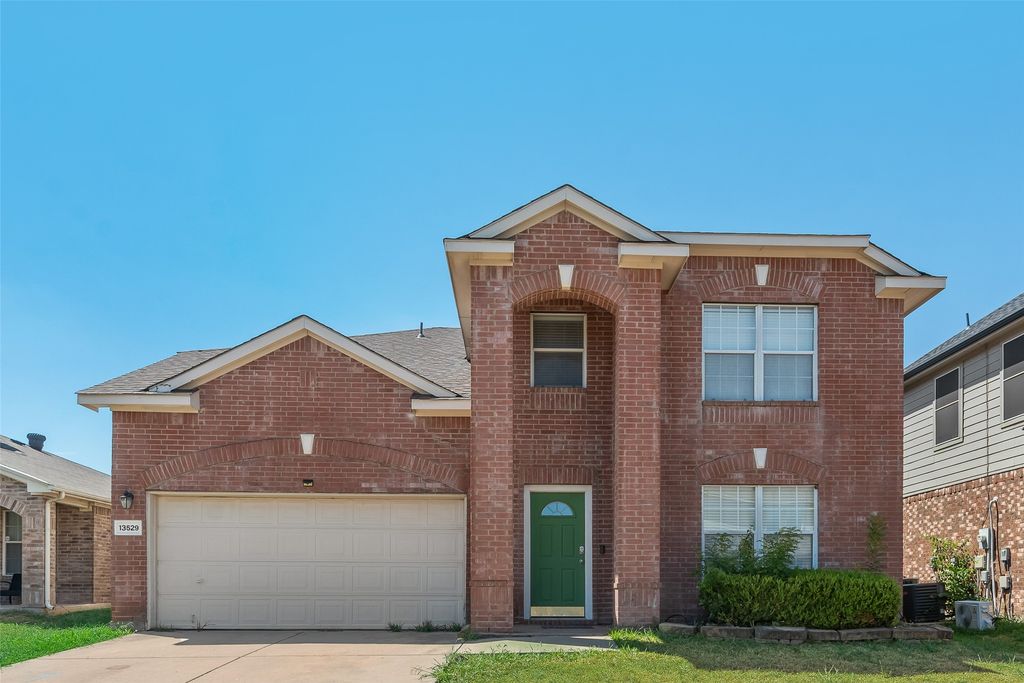 13529 Lost Spurs Road, Fort Worth, TX 76262 — exterior