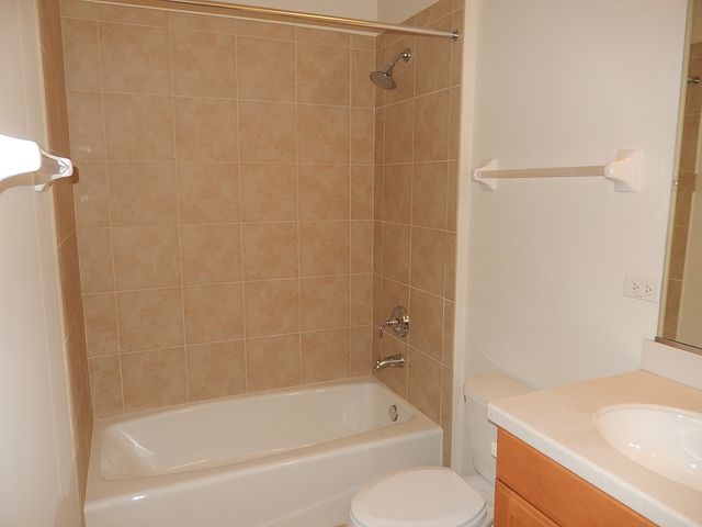 850 Village Center Drive 301, Burr Ridge, IL 60527