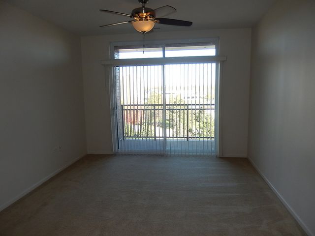 850 Village Center Drive 301, Burr Ridge, IL 60527