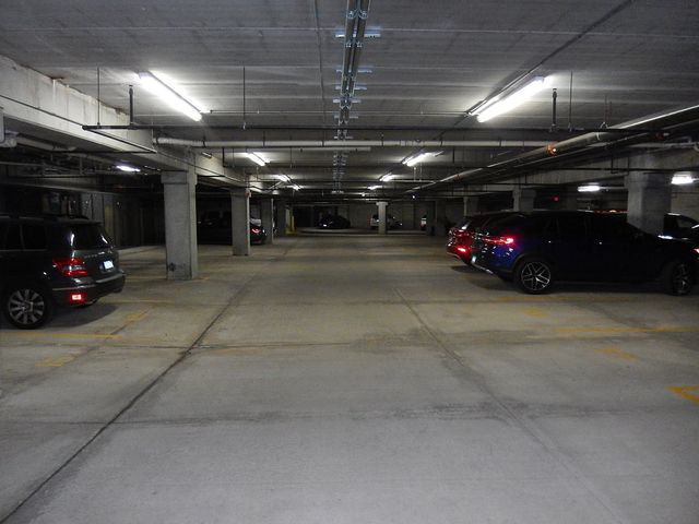 850 Village Center Drive 301, Burr Ridge, IL 60527