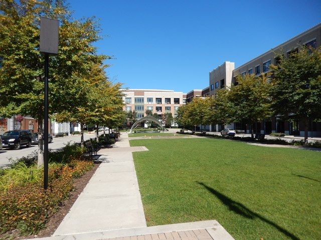 850 Village Center Drive 301, Burr Ridge, IL 60527