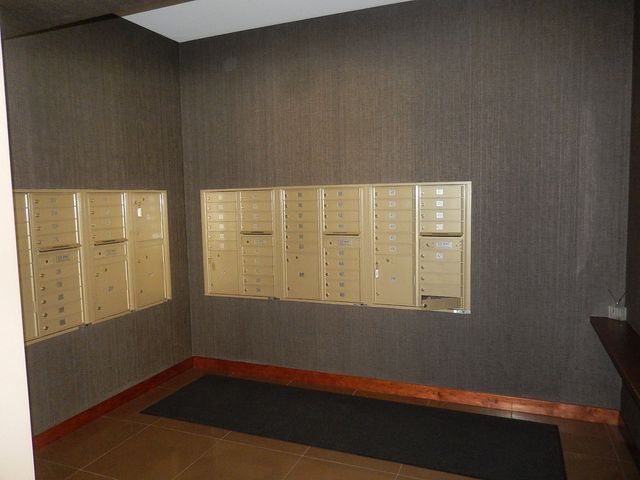 850 Village Center Drive 301, Burr Ridge, IL 60527