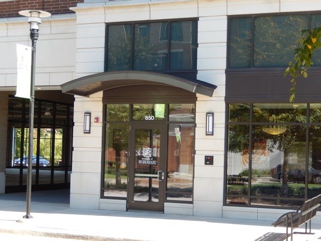 850 Village Center Drive 301, Burr Ridge, IL 60527