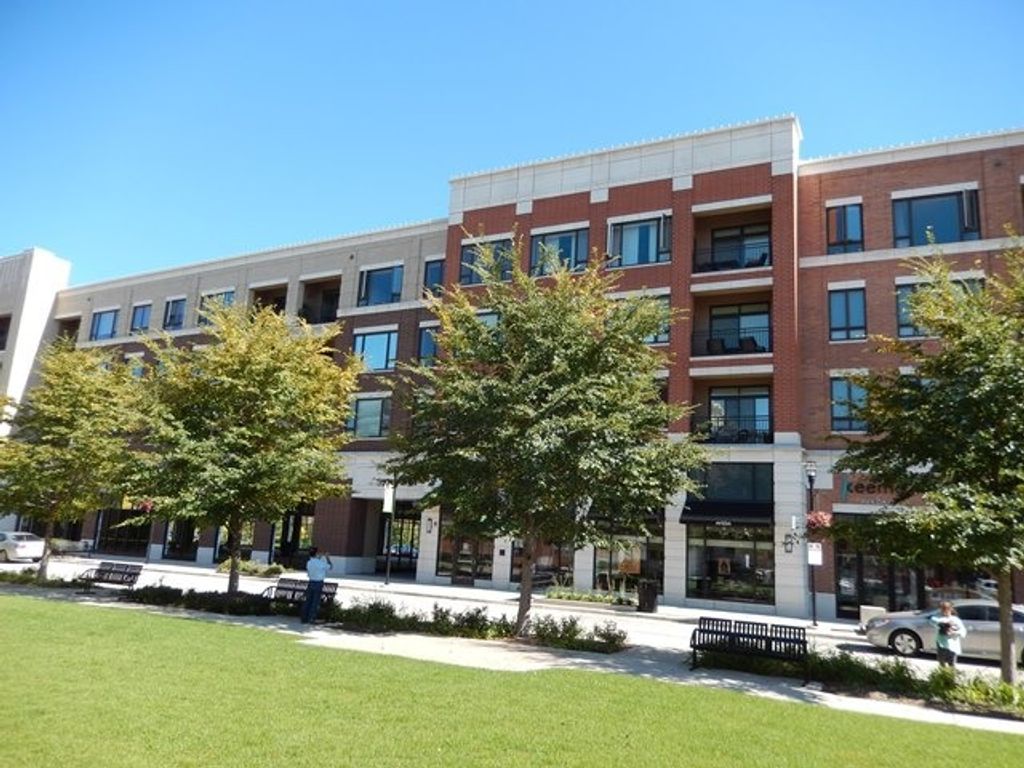 850 Village Center Drive 301, Burr Ridge, IL 60527